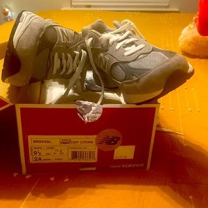 New balance size-9 1/2 brand new